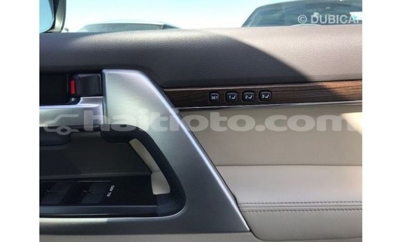 Acheter Import Voiture Toyota Land Cruiser Blanc à Import - Dubai, Artibonite Acheter Import Voiture Toyota Land Cruiser Blanc à Import - Dubai, Artibonite