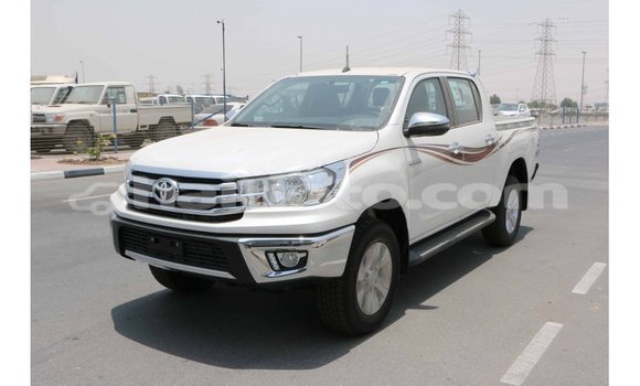 Acheter Import Voiture Toyota Hilux Blanc à Import - Dubai, Artibonite Acheter Import Voiture Toyota Hilux Blanc à Import - Dubai, Artibonite