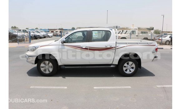 Acheter Import Voiture Toyota Hilux Blanc à Import - Dubai, Artibonite Acheter Import Voiture Toyota Hilux Blanc à Import - Dubai, Artibonite