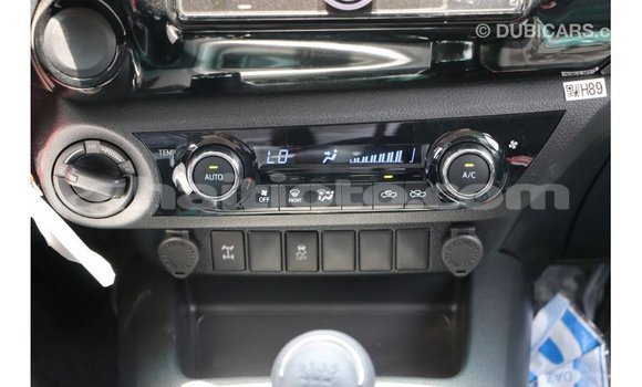 Acheter Import Voiture Toyota Hilux Blanc à Import - Dubai, Artibonite Acheter Import Voiture Toyota Hilux Blanc à Import - Dubai, Artibonite