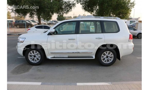 Acheter Import Voiture Toyota Land Cruiser Blanc à Import - Dubai, Artibonite Acheter Import Voiture Toyota Land Cruiser Blanc à Import - Dubai, Artibonite