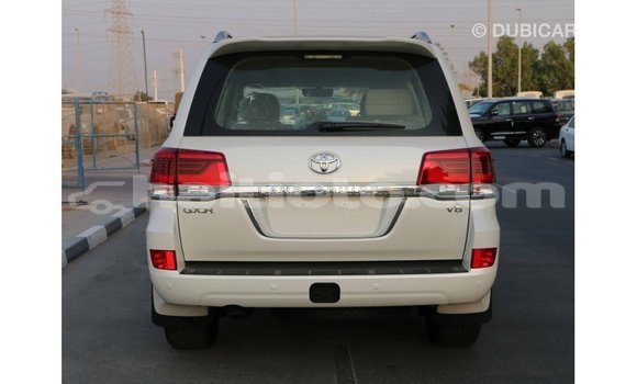 Acheter Import Voiture Toyota Land Cruiser Blanc à Import - Dubai, Artibonite Acheter Import Voiture Toyota Land Cruiser Blanc à Import - Dubai, Artibonite