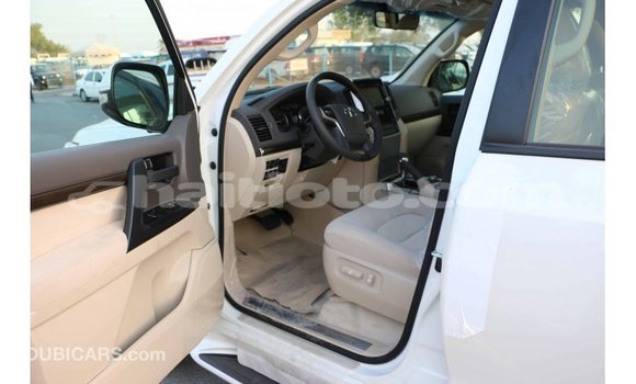 Acheter Import Voiture Toyota Land Cruiser Blanc à Import - Dubai, Artibonite Acheter Import Voiture Toyota Land Cruiser Blanc à Import - Dubai, Artibonite