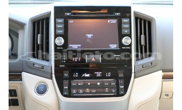 Acheter Import Voiture Toyota Land Cruiser Blanc à Import - Dubai, Artibonite Acheter Import Voiture Toyota Land Cruiser Blanc à Import - Dubai, Artibonite