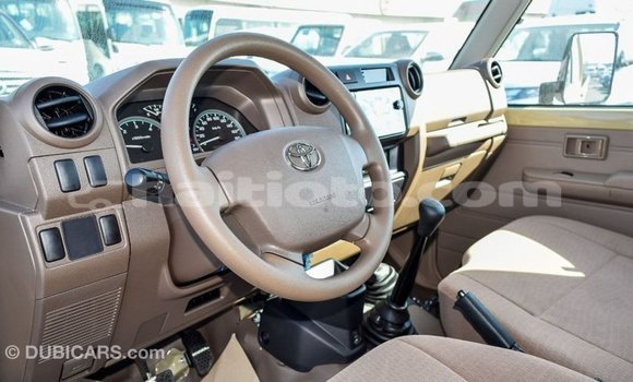 Acheter Import Voiture Toyota Land Cruiser Beige à Import - Dubai, Artibonite Acheter Import Voiture Toyota Land Cruiser Beige à Import - Dubai, Artibonite