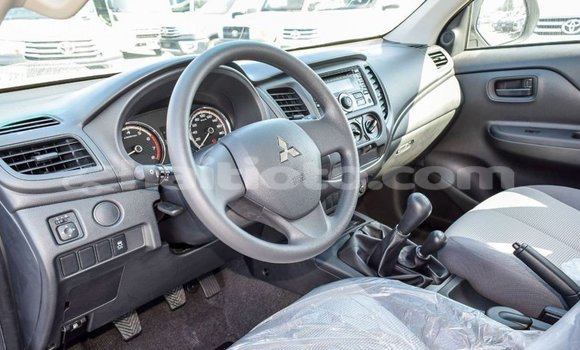 Acheter Import Voiture Mitsubishi L200 Blanc à Import - Dubai, Artibonite Acheter Import Voiture Mitsubishi L200 Blanc à Import - Dubai, Artibonite