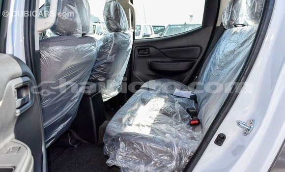 Acheter Import Voiture Mitsubishi L200 Blanc à Import - Dubai, Artibonite Acheter Import Voiture Mitsubishi L200 Blanc à Import - Dubai, Artibonite