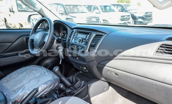 Acheter Import Voiture Mitsubishi L200 Blanc à Import - Dubai, Artibonite Acheter Import Voiture Mitsubishi L200 Blanc à Import - Dubai, Artibonite