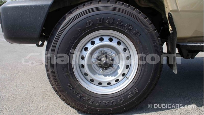 Big with watermark toyota land cruiser artibonite import dubai 2447