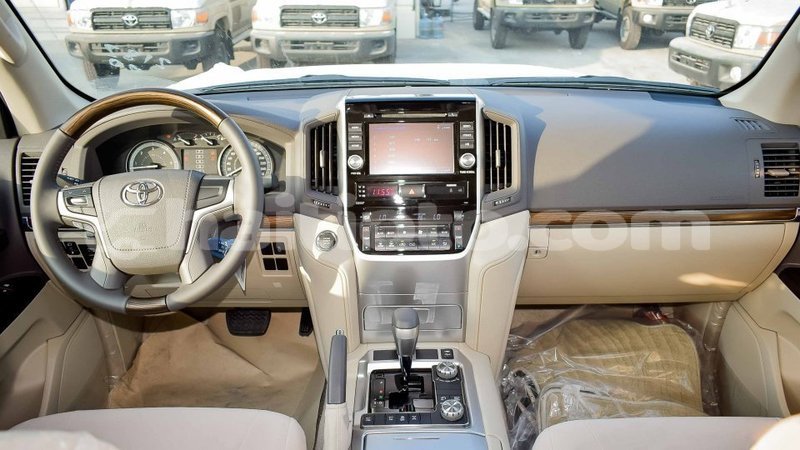 Big with watermark toyota land cruiser artibonite import dubai 2449