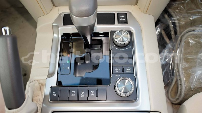 Big with watermark toyota land cruiser artibonite import dubai 2449