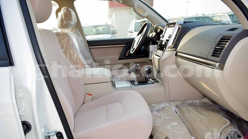 Big with watermark toyota land cruiser artibonite import dubai 2449