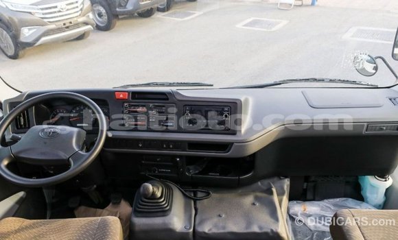 Acheter Import Voiture Toyota Coaster Blanc à Import - Dubai, Artibonite Acheter Import Voiture Toyota Coaster Blanc à Import - Dubai, Artibonite