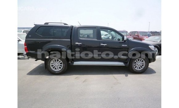 Acheter Import Voiture Toyota Hilux Noir à Import - Dubai, Artibonite Acheter Import Voiture Toyota Hilux Noir à Import - Dubai, Artibonite