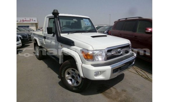 Acheter Import Voiture Toyota Land Cruiser Blanc à Import - Dubai, Artibonite Acheter Import Voiture Toyota Land Cruiser Blanc à Import - Dubai, Artibonite
