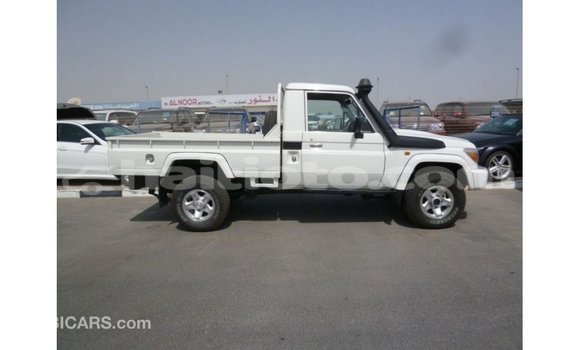 Acheter Import Voiture Toyota Land Cruiser Blanc à Import - Dubai, Artibonite Acheter Import Voiture Toyota Land Cruiser Blanc à Import - Dubai, Artibonite