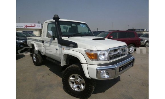 Acheter Import Voiture Toyota Land Cruiser Blanc à Import - Dubai, Artibonite Acheter Import Voiture Toyota Land Cruiser Blanc à Import - Dubai, Artibonite