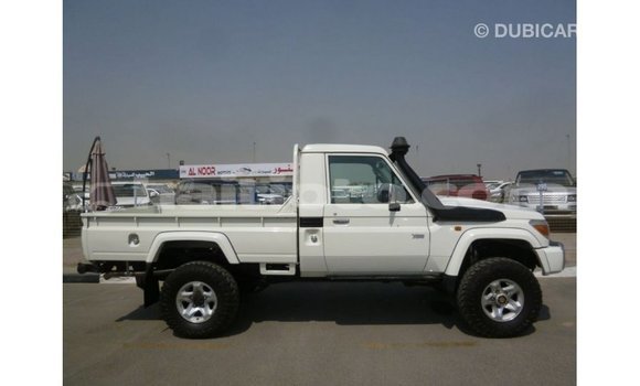 Acheter Import Voiture Toyota Land Cruiser Blanc à Import - Dubai, Artibonite Acheter Import Voiture Toyota Land Cruiser Blanc à Import - Dubai, Artibonite