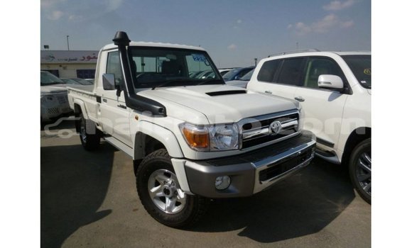 Acheter Import Voiture Toyota Land Cruiser Blanc à Import - Dubai, Artibonite Acheter Import Voiture Toyota Land Cruiser Blanc à Import - Dubai, Artibonite