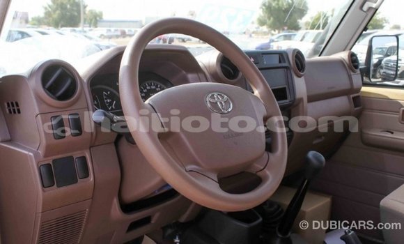 Acheter Import Voiture Toyota Land Cruiser Beige à Import - Dubai, Artibonite Acheter Import Voiture Toyota Land Cruiser Beige à Import - Dubai, Artibonite