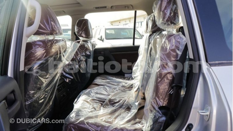 Big with watermark toyota land cruiser artibonite import dubai 2462