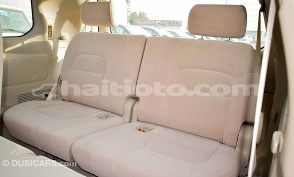 Acheter Import Voiture Toyota Land Cruiser Blanc à Import - Dubai, Artibonite Acheter Import Voiture Toyota Land Cruiser Blanc à Import - Dubai, Artibonite