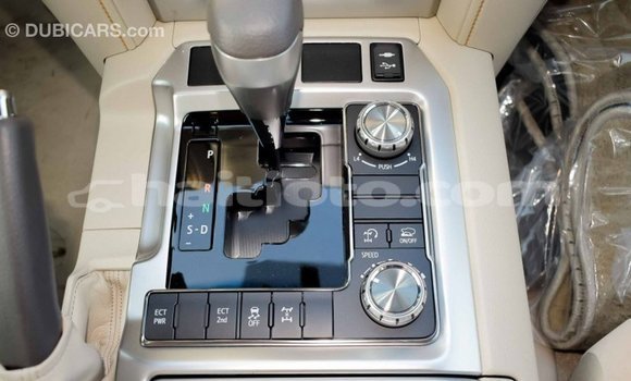Acheter Import Voiture Toyota Land Cruiser Blanc à Import - Dubai, Artibonite Acheter Import Voiture Toyota Land Cruiser Blanc à Import - Dubai, Artibonite