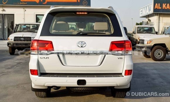 Acheter Import Voiture Toyota Land Cruiser Blanc à Import - Dubai, Artibonite Acheter Import Voiture Toyota Land Cruiser Blanc à Import - Dubai, Artibonite