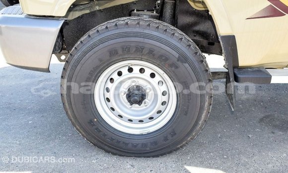 Acheter Import Voiture Toyota Land Cruiser Beige à Import - Dubai, Artibonite Acheter Import Voiture Toyota Land Cruiser Beige à Import - Dubai, Artibonite