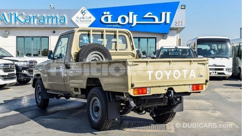 Big with watermark toyota land cruiser artibonite import dubai 2466
