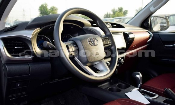 Acheter Import Voiture Toyota Hilux Blanc à Import - Dubai, Artibonite Acheter Import Voiture Toyota Hilux Blanc à Import - Dubai, Artibonite