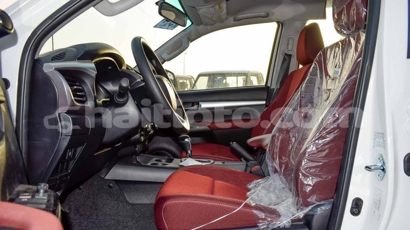 Big with watermark toyota hilux artibonite import dubai 2467