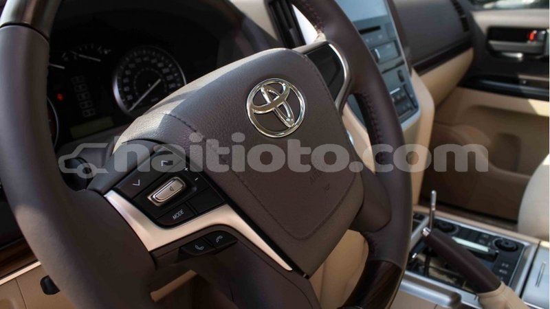 Big with watermark toyota land cruiser artibonite import dubai 2468