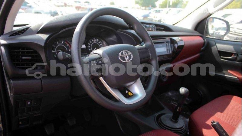 Big with watermark toyota hilux artibonite import dubai 2469