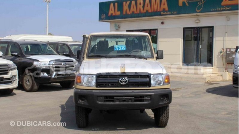 Big with watermark toyota land cruiser artibonite import dubai 2470