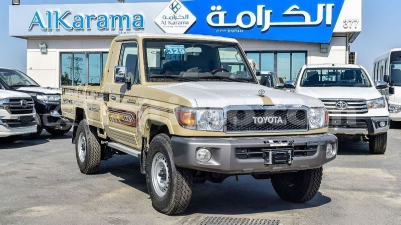 Big with watermark toyota land cruiser artibonite import dubai 2472