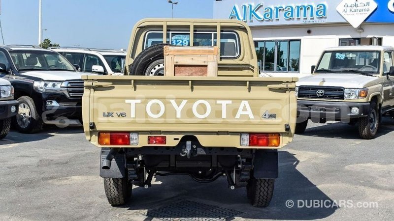 Big with watermark toyota land cruiser artibonite import dubai 2472