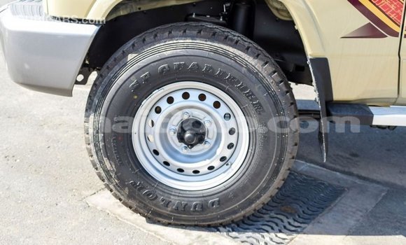 Acheter Import Voiture Toyota Land Cruiser Beige à Import - Dubai, Artibonite Acheter Import Voiture Toyota Land Cruiser Beige à Import - Dubai, Artibonite