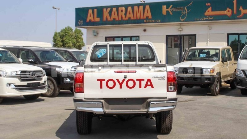 Big with watermark toyota hilux artibonite import dubai 2481