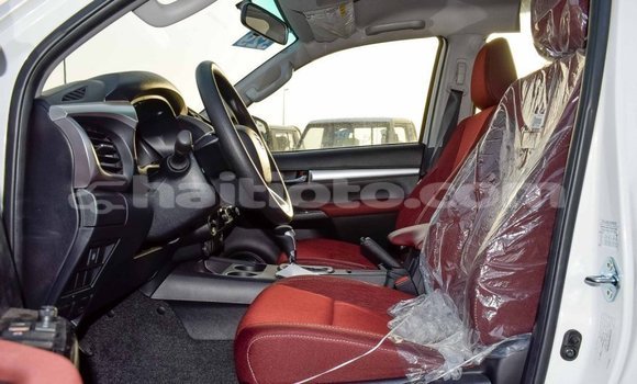 Acheter Import Voiture Toyota Hilux Blanc à Import - Dubai, Artibonite Acheter Import Voiture Toyota Hilux Blanc à Import - Dubai, Artibonite