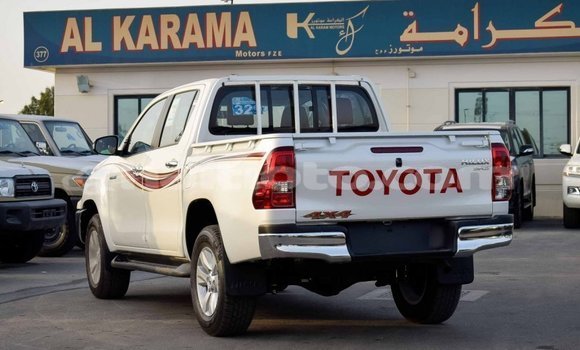 Acheter Import Voiture Toyota Hilux Blanc à Import - Dubai, Artibonite Acheter Import Voiture Toyota Hilux Blanc à Import - Dubai, Artibonite