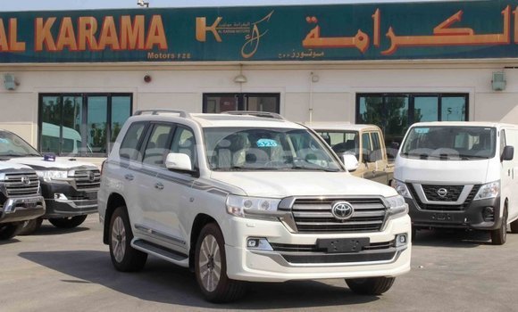 Acheter Import Voiture Toyota Land Cruiser Blanc à Import - Dubai, Artibonite Acheter Import Voiture Toyota Land Cruiser Blanc à Import - Dubai, Artibonite