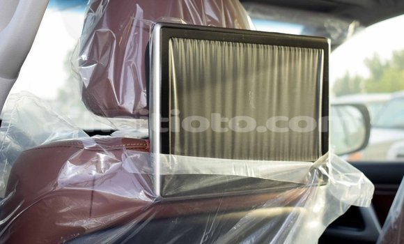 Acheter Import Voiture Toyota Land Cruiser Noir à Import - Dubai, Artibonite Acheter Import Voiture Toyota Land Cruiser Noir à Import - Dubai, Artibonite