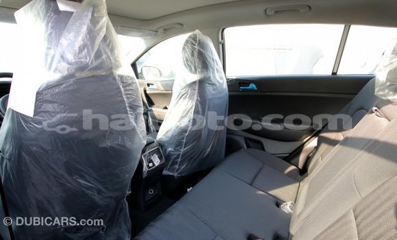 Acheter Import Voiture Kia Sportage Blanc à Import - Dubai, Artibonite Acheter Import Voiture Kia Sportage Blanc à Import - Dubai, Artibonite