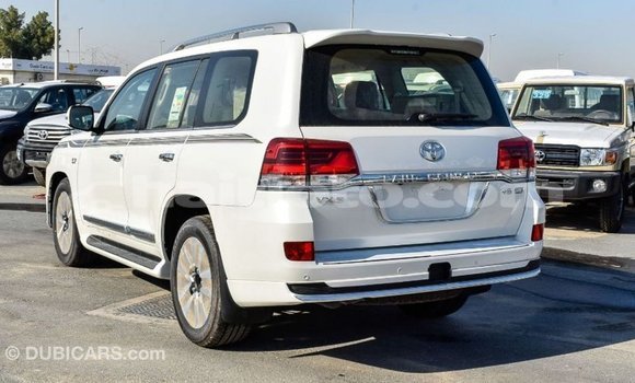Acheter Import Voiture Toyota Land Cruiser Blanc à Import - Dubai, Artibonite Acheter Import Voiture Toyota Land Cruiser Blanc à Import - Dubai, Artibonite
