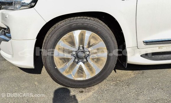 Acheter Import Voiture Toyota Land Cruiser Blanc à Import - Dubai, Artibonite Acheter Import Voiture Toyota Land Cruiser Blanc à Import - Dubai, Artibonite