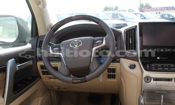 Acheter Import Voiture Toyota Hilux Autre à Import - Dubai, Artibonite Acheter Import Voiture Toyota Hilux Autre à Import - Dubai, Artibonite
