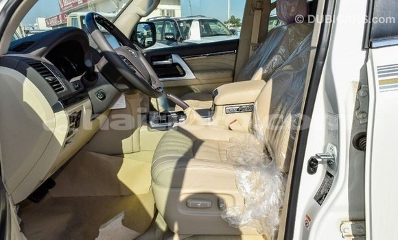 Acheter Import Voiture Toyota Land Cruiser Blanc à Import - Dubai, Artibonite Acheter Import Voiture Toyota Land Cruiser Blanc à Import - Dubai, Artibonite