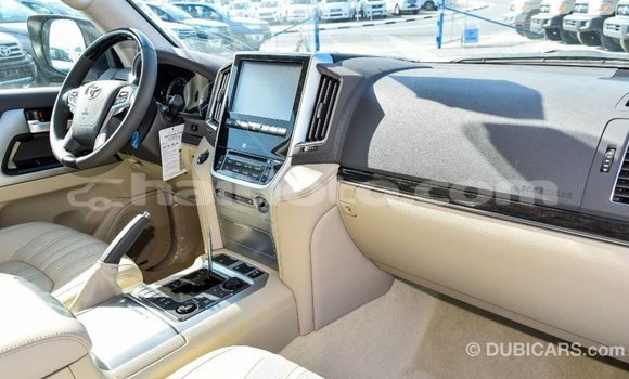 Acheter Import Voiture Toyota Land Cruiser Blanc à Import - Dubai, Artibonite Acheter Import Voiture Toyota Land Cruiser Blanc à Import - Dubai, Artibonite