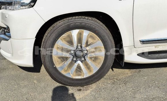 Acheter Import Voiture Toyota Land Cruiser Blanc à Import - Dubai, Artibonite Acheter Import Voiture Toyota Land Cruiser Blanc à Import - Dubai, Artibonite